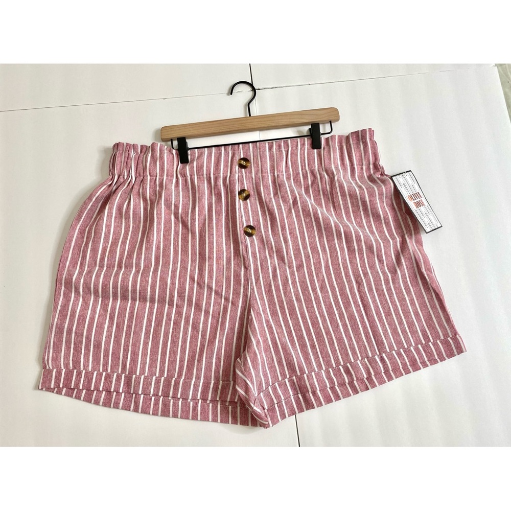Women’s High Waisted Stripped Shorts W/ Faux Buttons